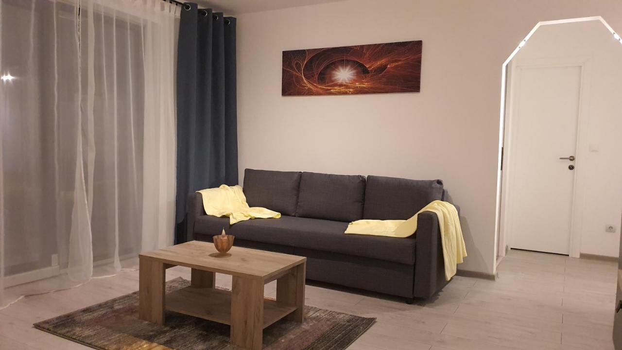 Fim Apartament Apartment Hunedoara Exterior photo