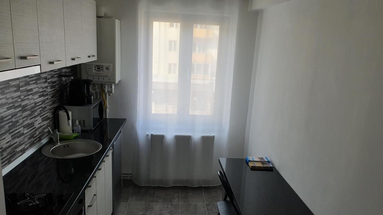 Fim Apartament Apartment Hunedoara Exterior photo