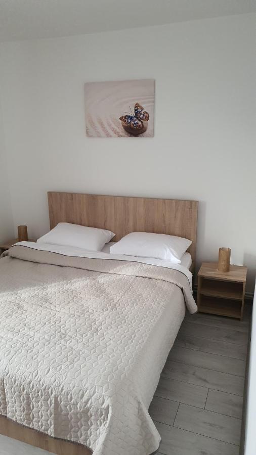 Fim Apartament Apartment Hunedoara Exterior photo