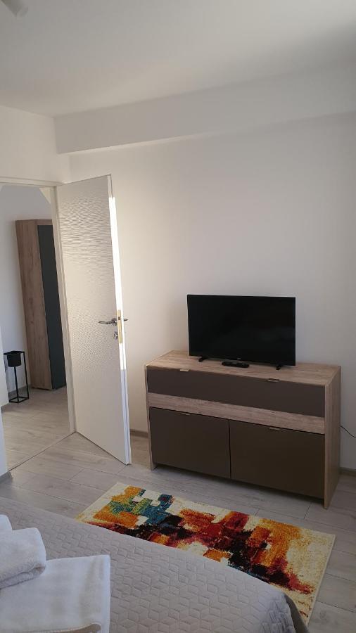 Fim Apartament Apartment Hunedoara Exterior photo